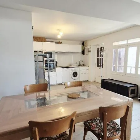 Дом отдыха Maison De Ville, Hyper Centre - 4 Pers. - Fr-1-879-25 Фура